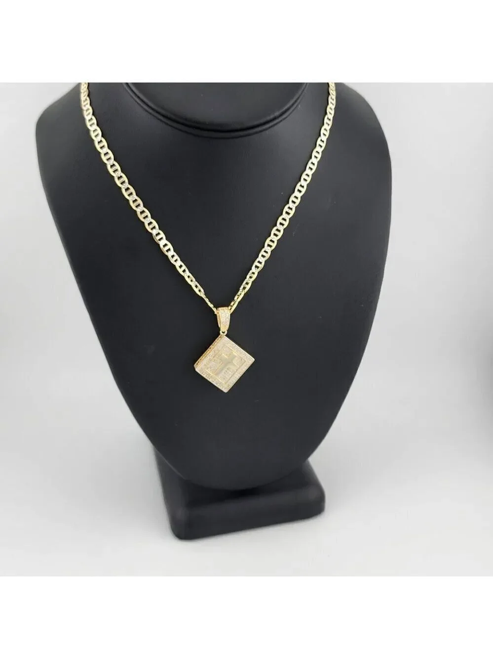 Brand New Sterling Silver 925 Cross Box Necklace